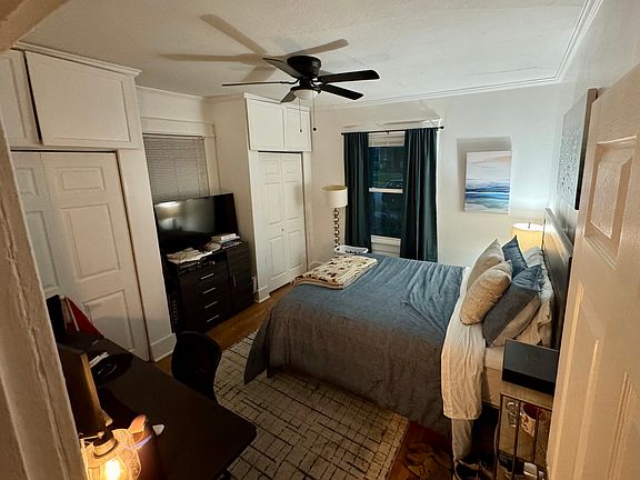 Available bedroom, unfurnished.