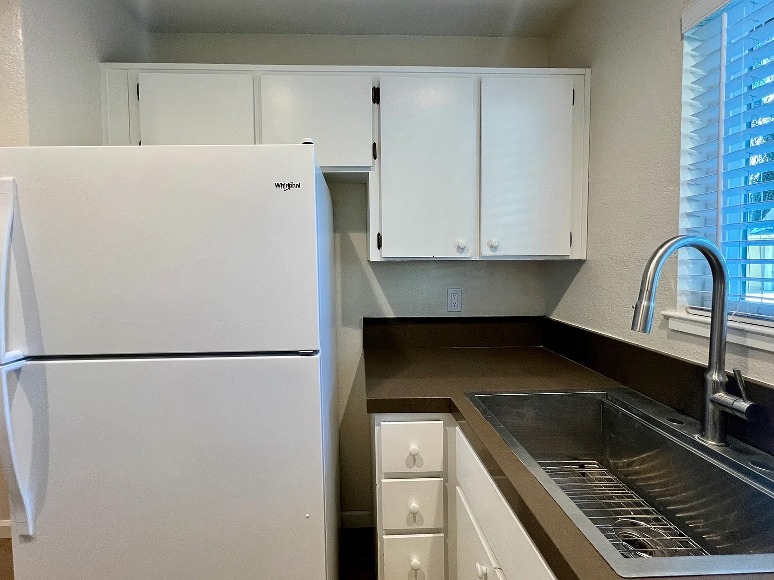 3 bed, 2.5 bath, 1242 sqft, $3,600 — Photo 4