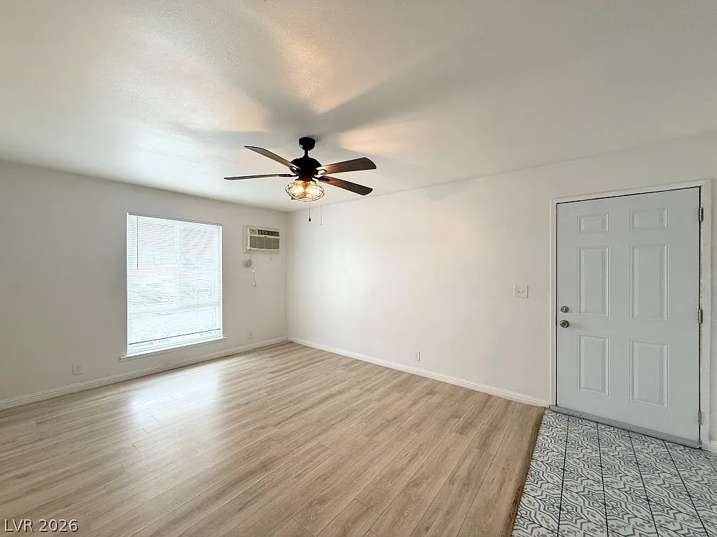2 bed, 1.0 bath, 3180 sqft, $1,240 — Photo 4