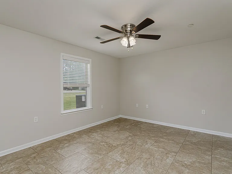 The Oakley at Spring Creek — Photo 13
