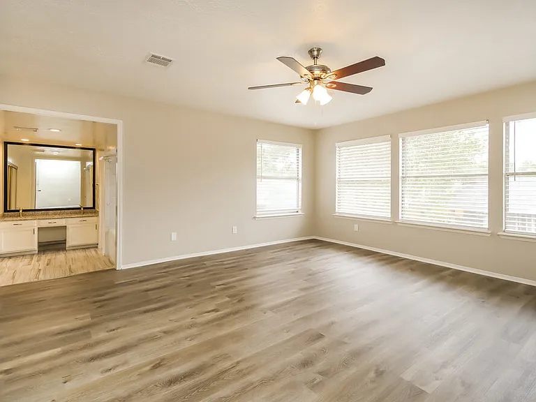15802 Saint Lawrence Cir — Photo 11