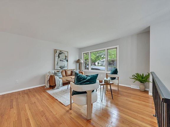 3rd image of 3850 Bower Rd
