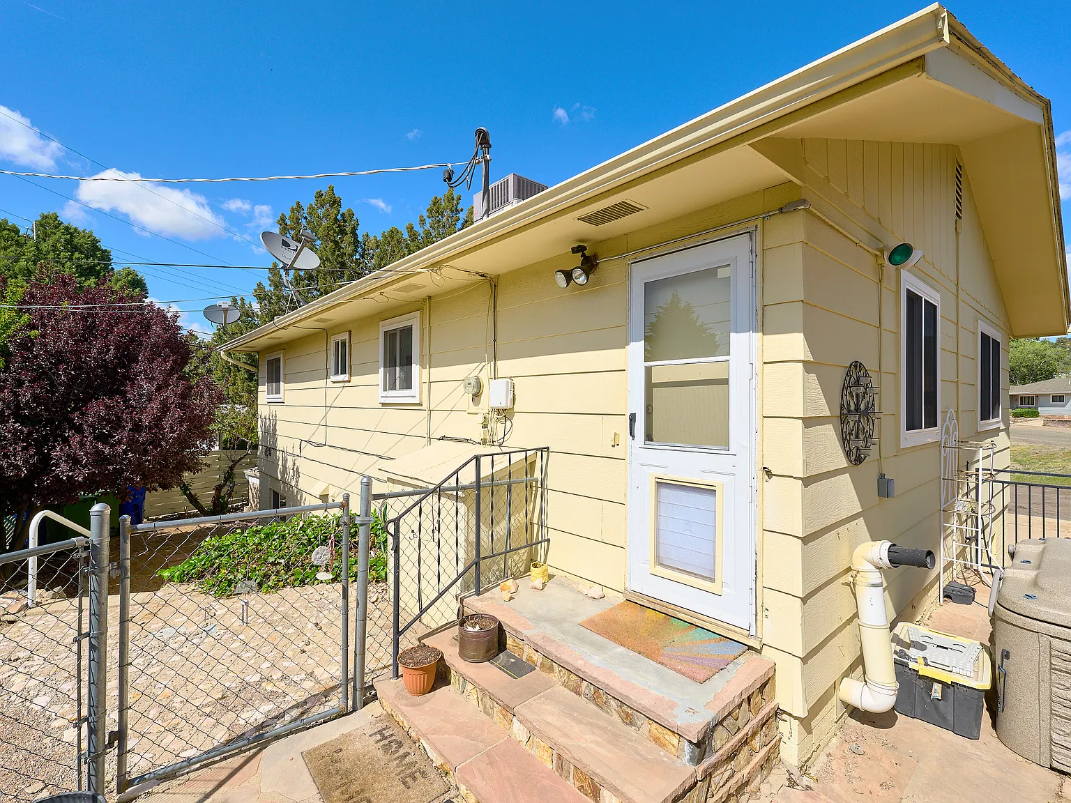 2 bed, $2,000 — Photo 2