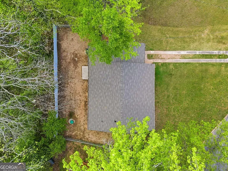 1735 Carter Cir — Photo 33