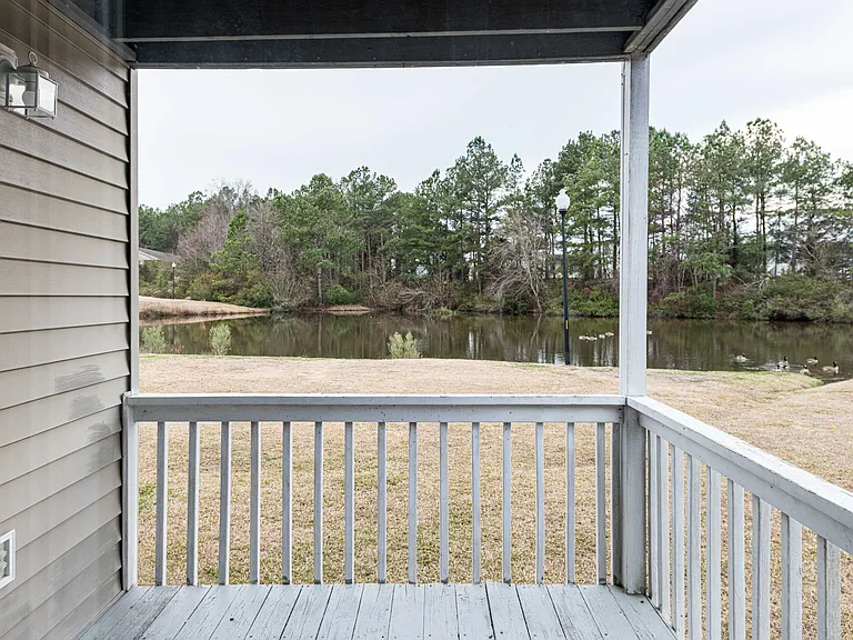 Lakehurst Apartments — Photo 17