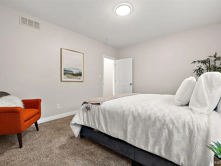 2080 Gladstone St #1 — Photo 12