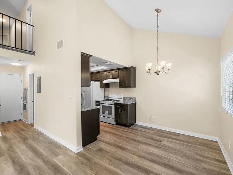 1648 Cactus Dr #D — Photo 10
