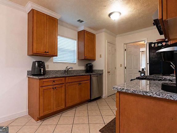 5th image of 3035 Old Victorian Dr