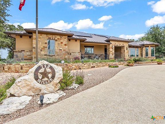 2nd image of 742 Pacific Pl