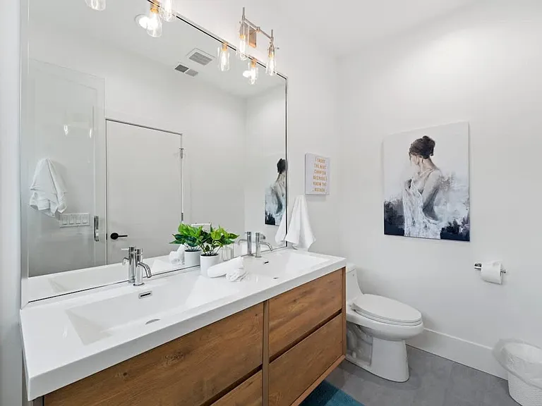 2110 W Washington Blvd #2 — Photo 13