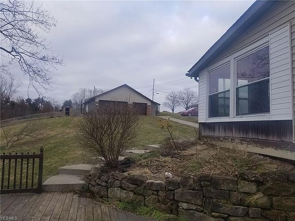 3rd image of 71040 Sharon Rd