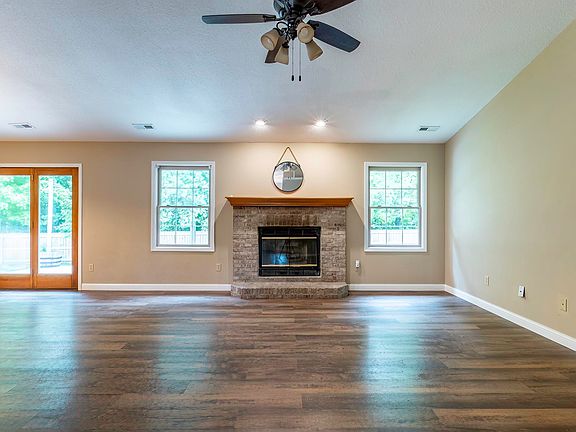 3rd image of 328 Elliot Wood Pl