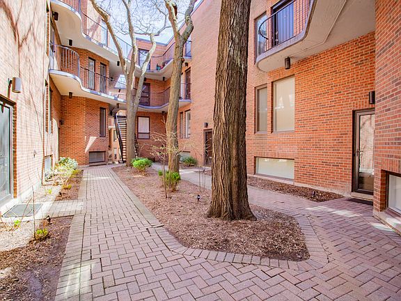 4th image of 433 W Grant Pl APT C