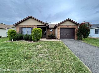 6 Benchley Dr, Marlboro, NJ 07746