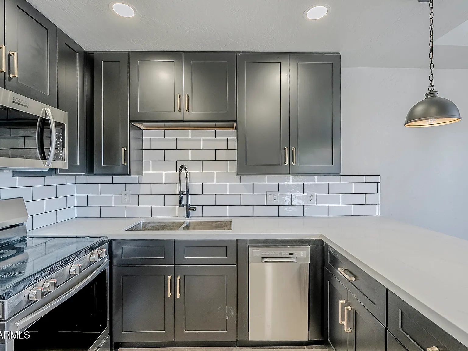 2 bed, 2.0 bath, 1002 sqft, $2,200 — Photo 4