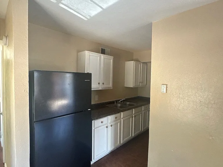 2053 NW 21st St #1 — Photo 5