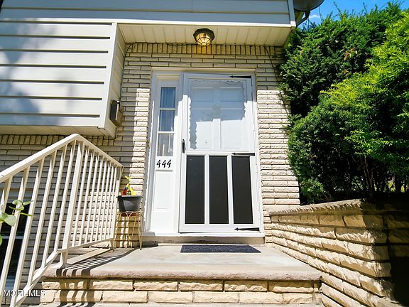 2nd image of 444 W Lookout Avenue
