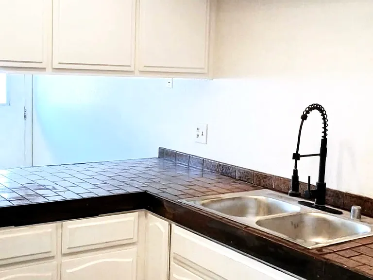 1330 N San Gabriel Ave #B — Photo 13