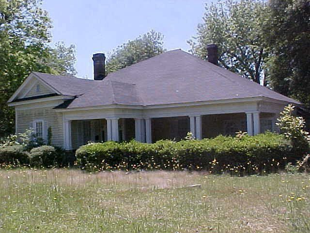 1st image of 585 Parkway Dr