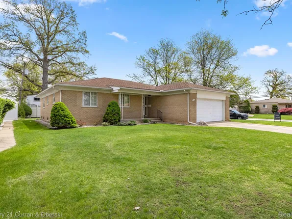 716 N Charlesworth St, Dearborn Heights, MI 48127