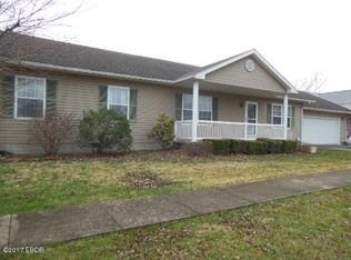 525 Garden St, Louisville, IL 62858