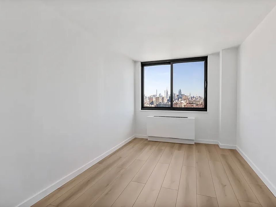 2nd image of 376 Broadway #7AA
