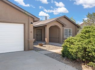 35 Milton Loop, Los Lunas, NM 87031