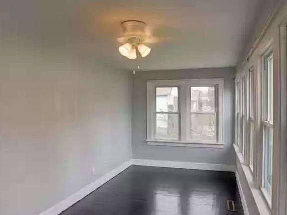 2nd image of 1527 Myra Ave