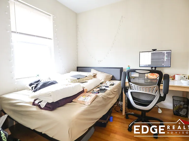 549 Washington St #6 — Photo 3