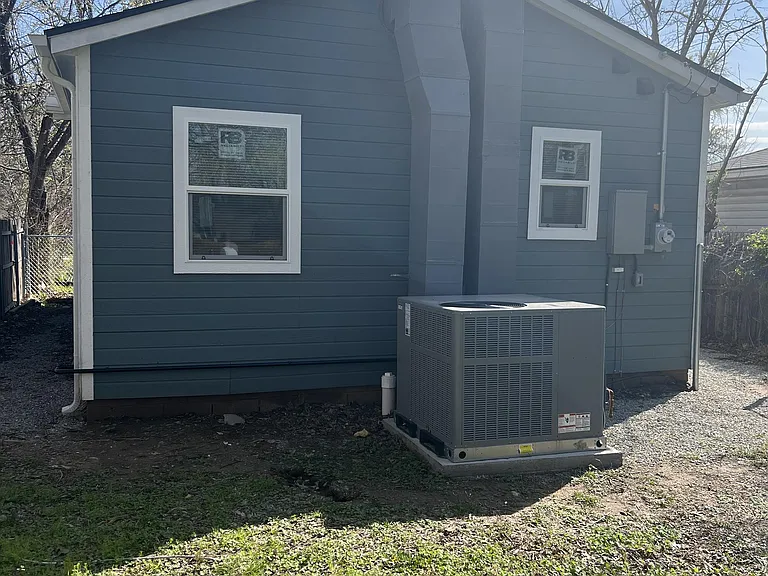 221 W Himes St — Photo 14