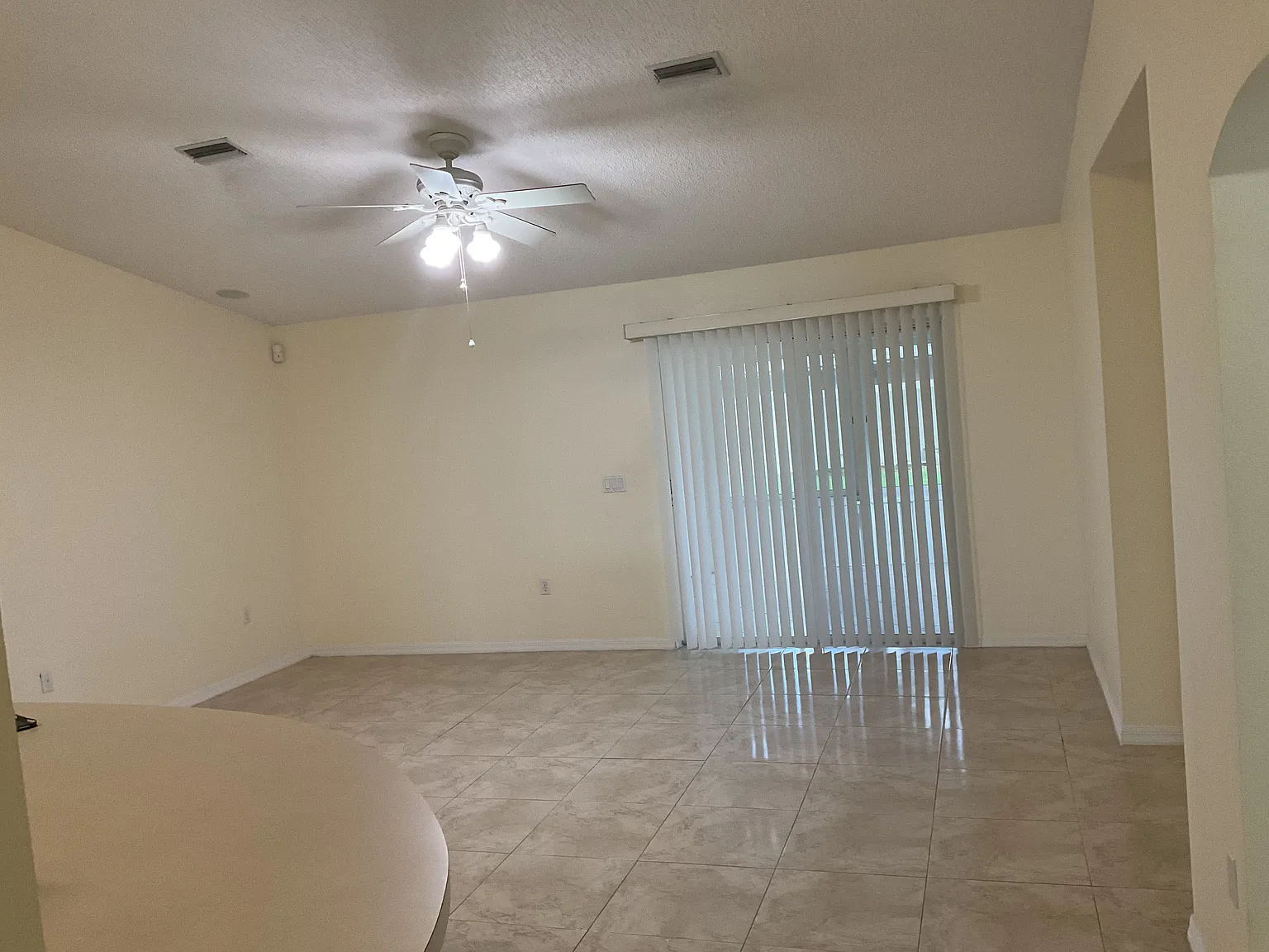3 bed, 1670 sqft, $1,900 — Photo 3