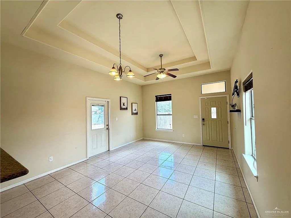 3 bed, 3.0 bath, 1289 sqft, $1,700 — Photo 3