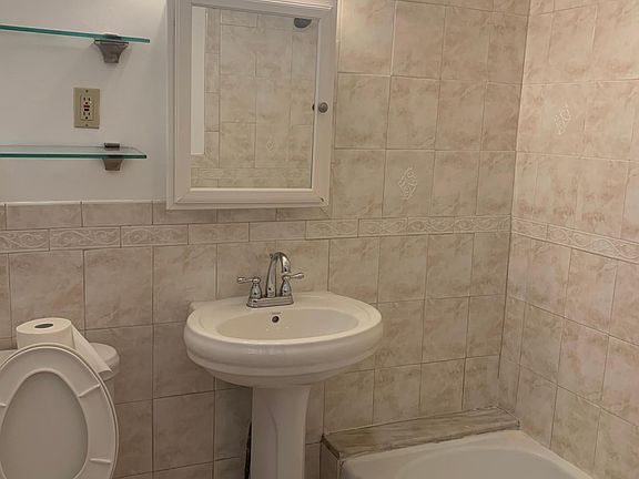 3rd image of 140 N 21st St #1R