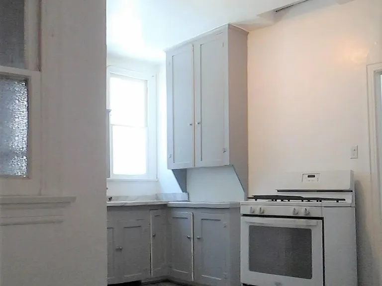 427 N Genesee Ave — Photo 7