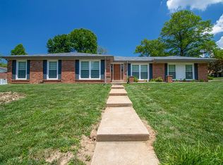 202 Renaldo Dr, Chesterfield, MO 63017