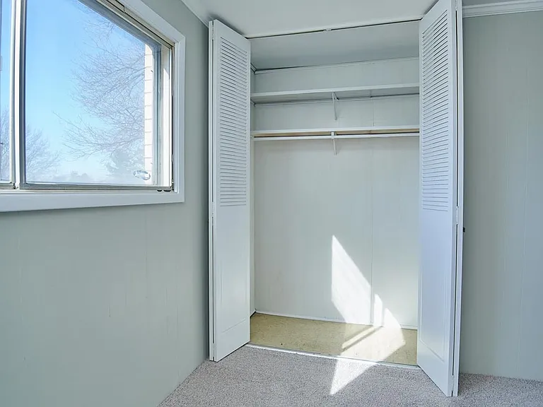 Seven Oaks Apartments — Photo 12
