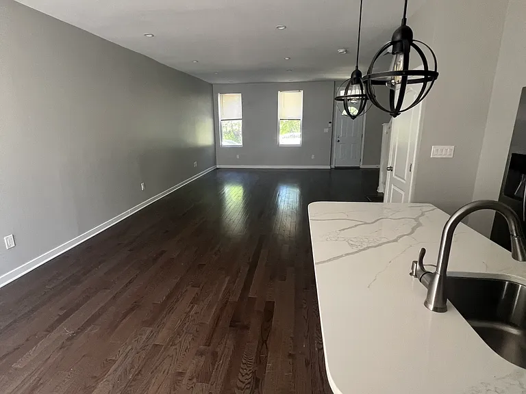 511 Wildwood Pkwy — Photo 7