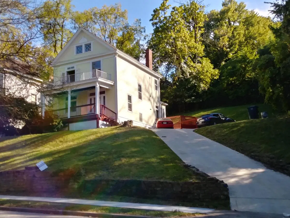 4 bed, 1.5 bath, 2037 sqft, $2,800 — Photo 1