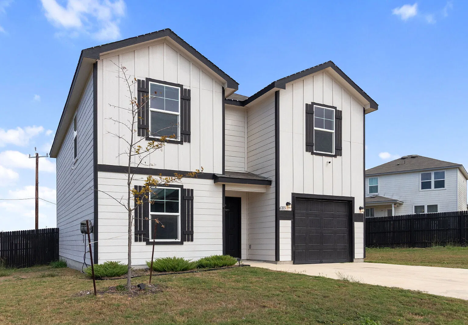 4 bed, 3.0 bath, 1995 sqft, $1,800 — Photo 2