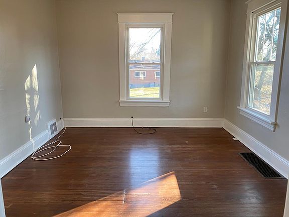 3rd image of 2755 Hoover St NW