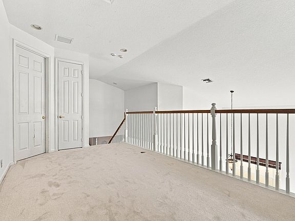 5th image of 908 SE Fleming Way