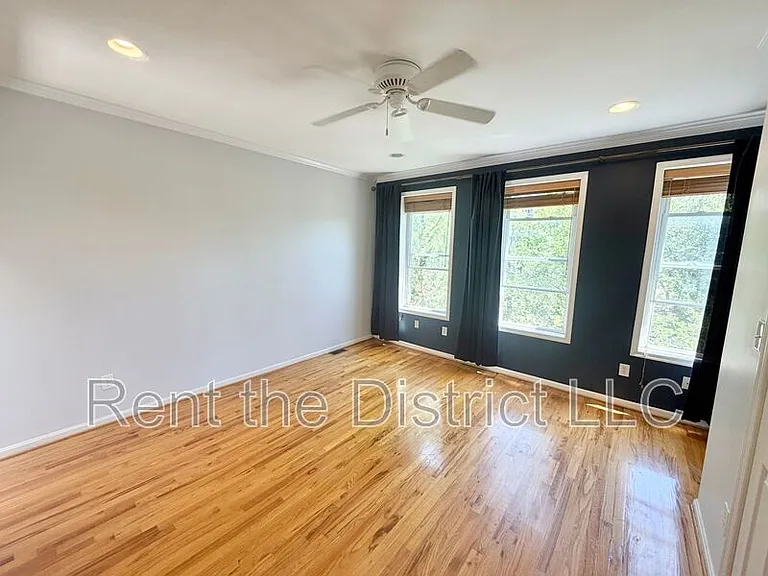 775 Kenyon St NW — Photo 14