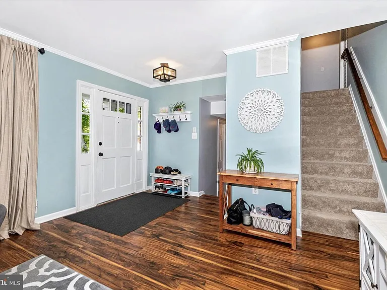 3004 Peebles Ct — Photo 2