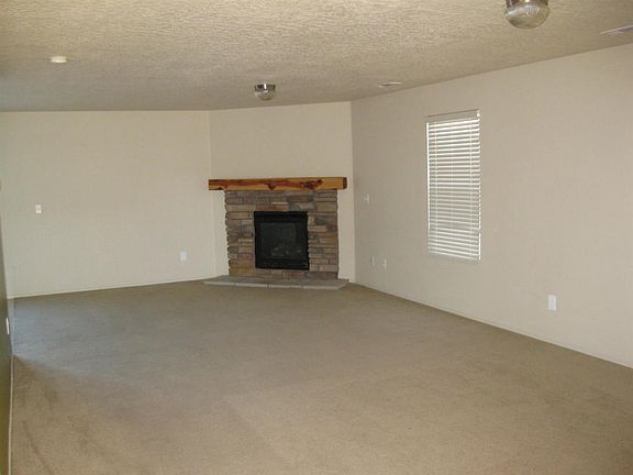 3rd image of 2004 W Neilscott Dr