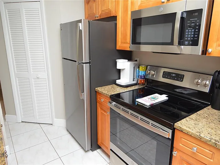 8752 Mallard Reserve Dr #203 — Photo 6