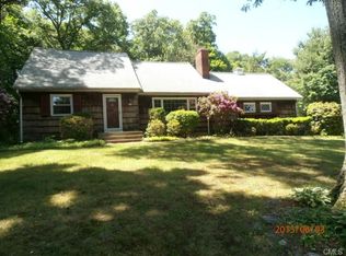 54 Dogwood Dr, Shelton, CT 06484