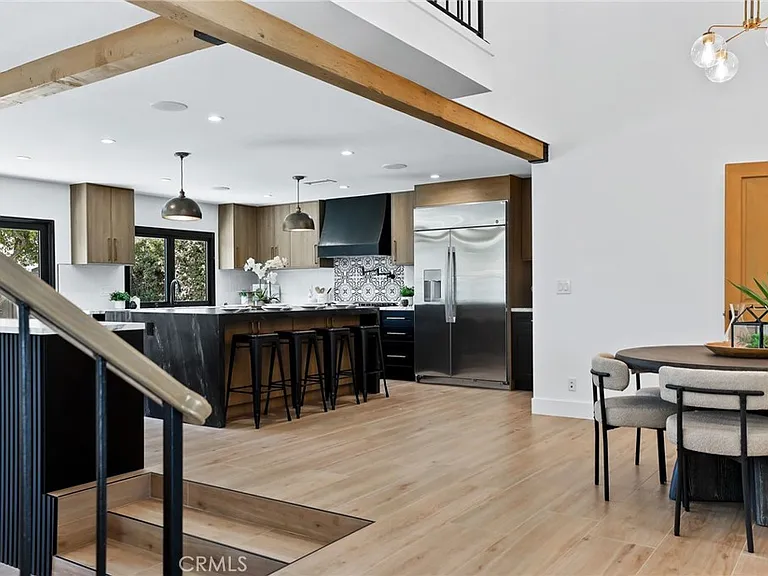 3889 Humboldt Dr — Photo 5