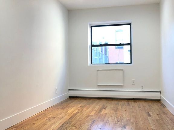 4th image of 121 Maujer St #3