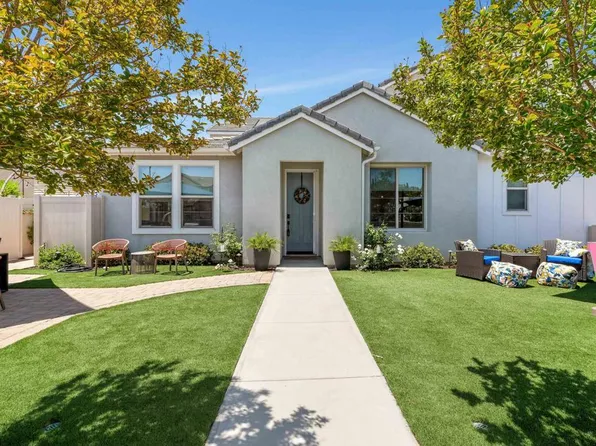 2051 Julie Dawn Pl, Escondido, CA 92026