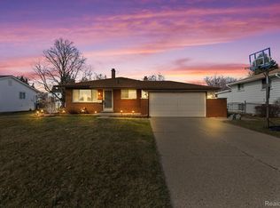 8573 San Marco Blvd, Sterling Heights, MI 48313